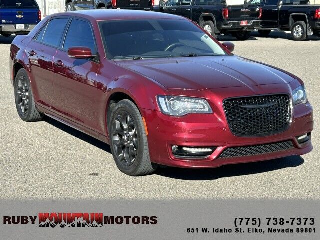 2022 - Chrysler - 300 - $30,995