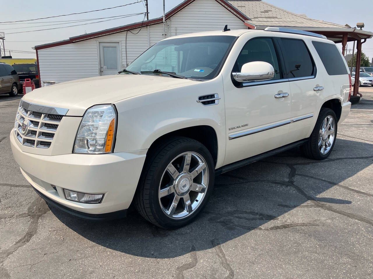 2010 - Cadillac - Escalade - $10,995