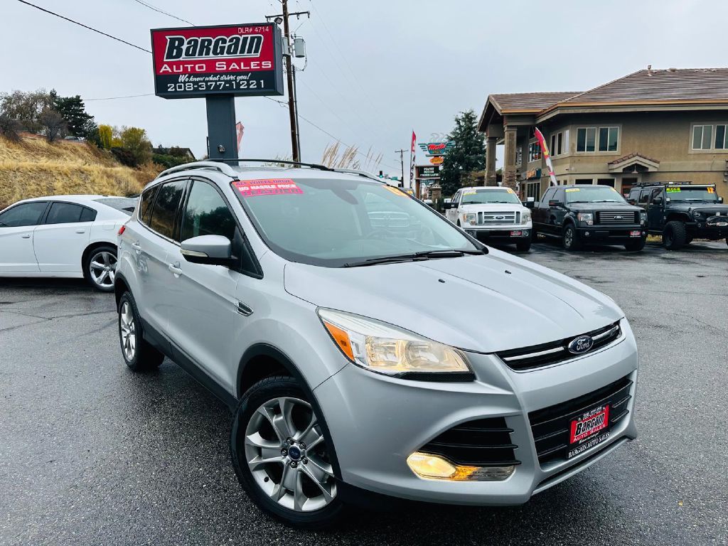 2013 - FORD - ESCAPE - $10,995