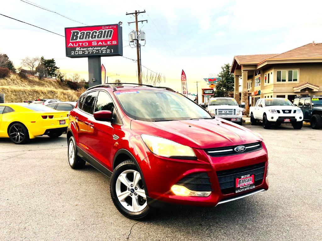 2013 - FORD - ESCAPE - $9,995