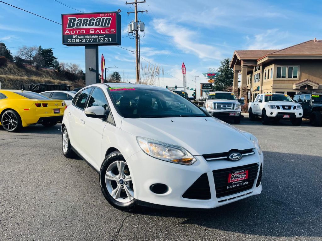 2014 - FORD - FOCUS - $6,995