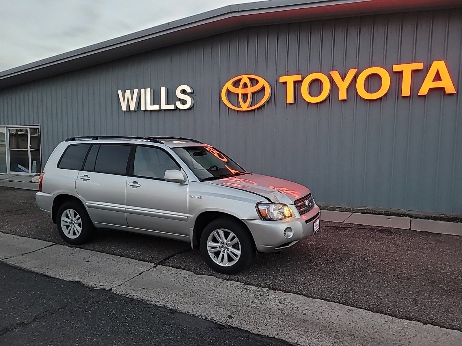 2006 - Toyota - Highlander Hybrid - $3,679