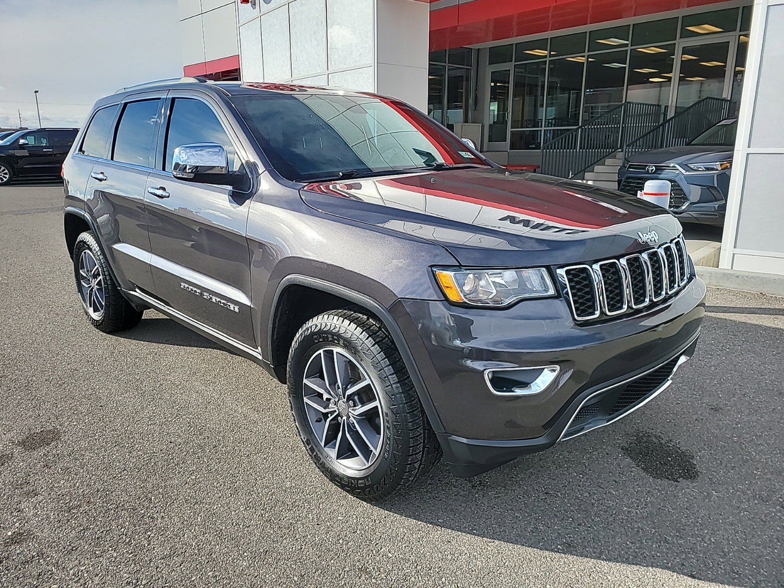 2018 - Jeep - Grand Cherokee - $20,999