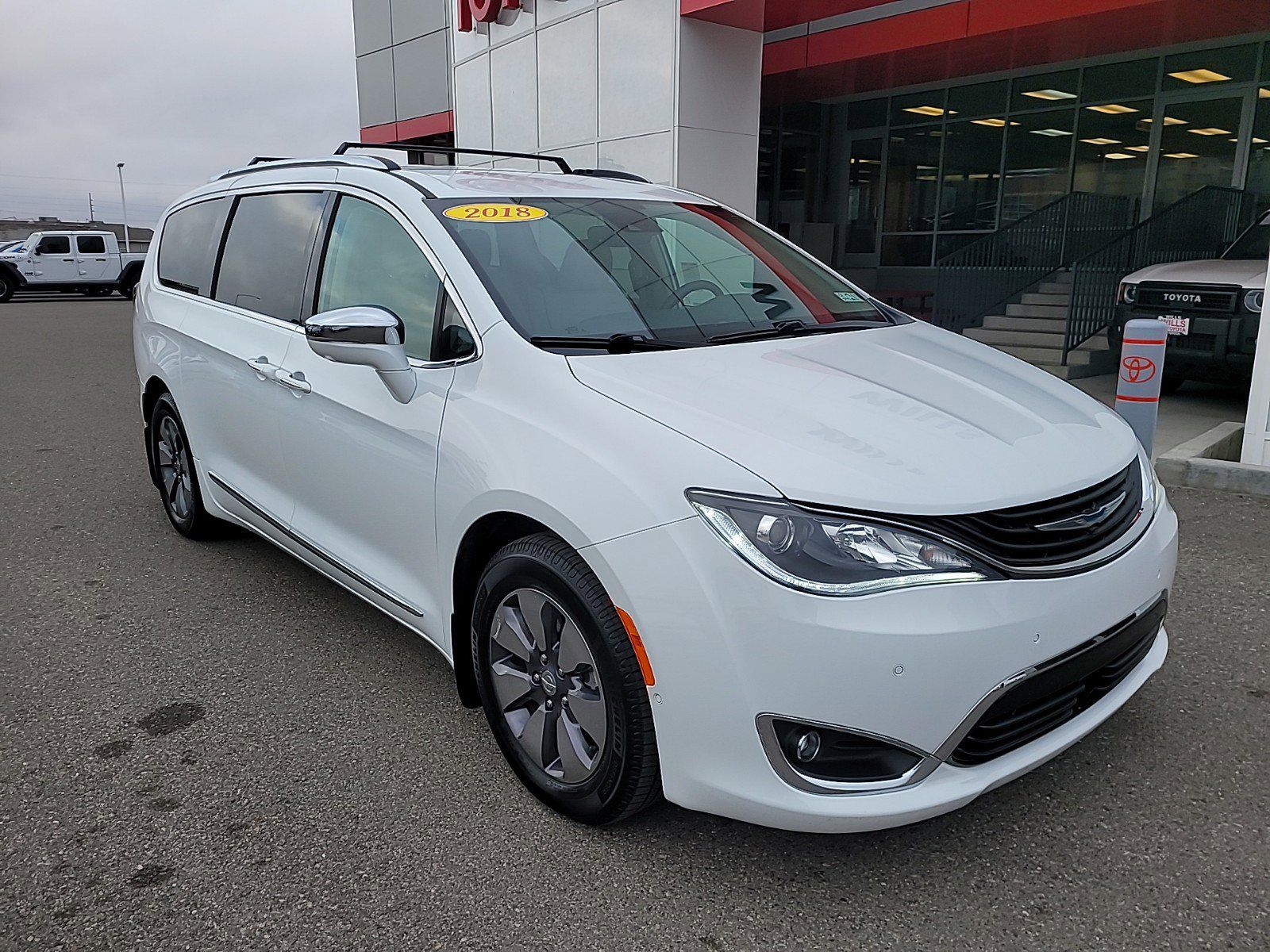 2018 - Chrysler - Pacifica - $18,995