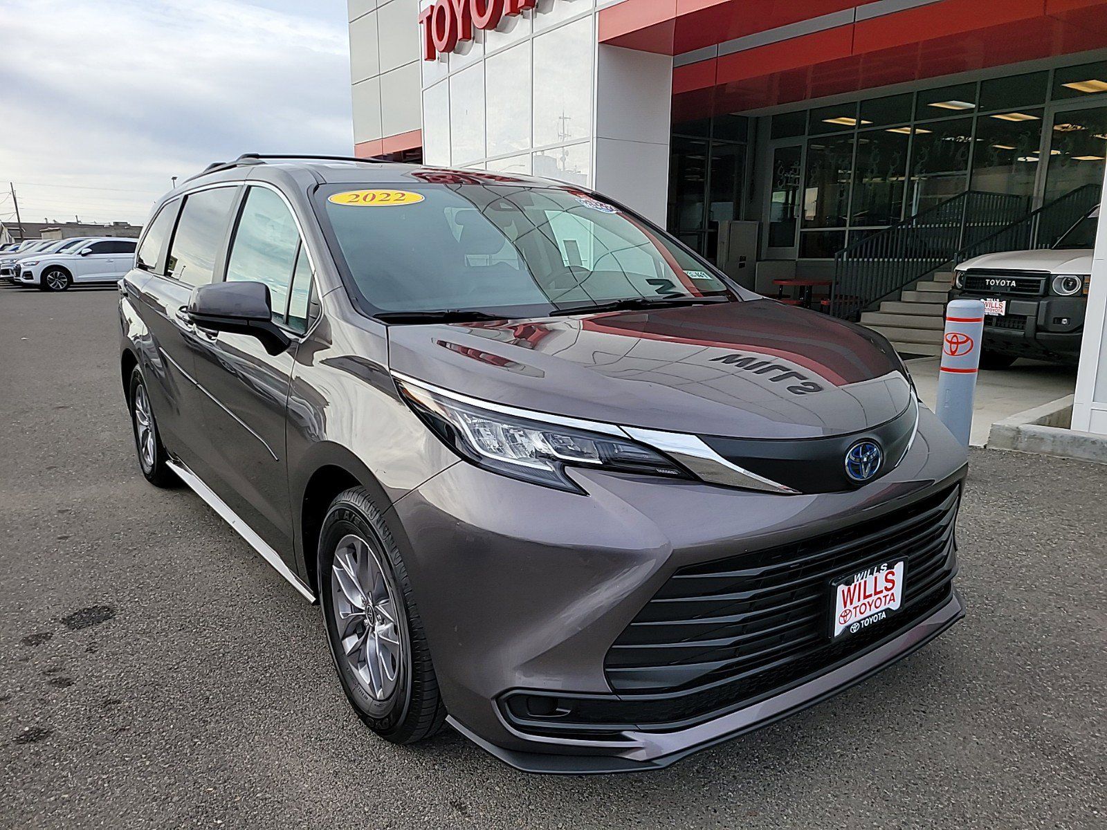 2022 - Toyota - Sienna - $39,497