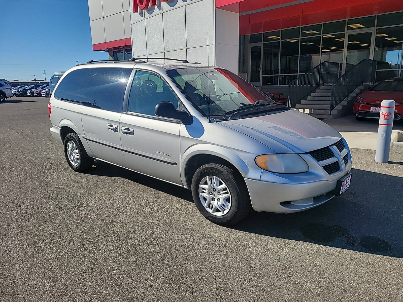 2001 - Dodge - Caravan - $3,598