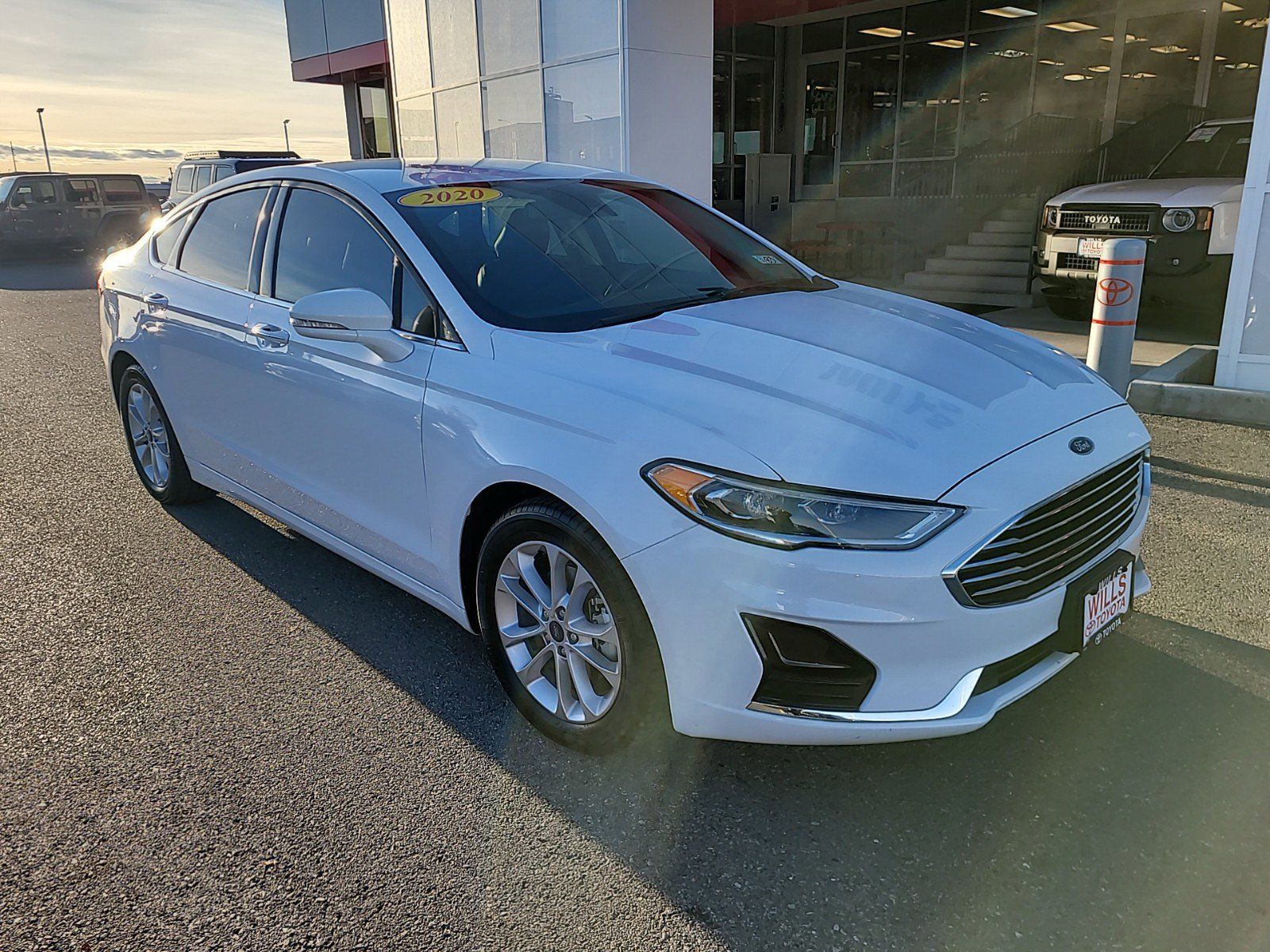 2020 - Ford - Fusion Hybrid - $20,697