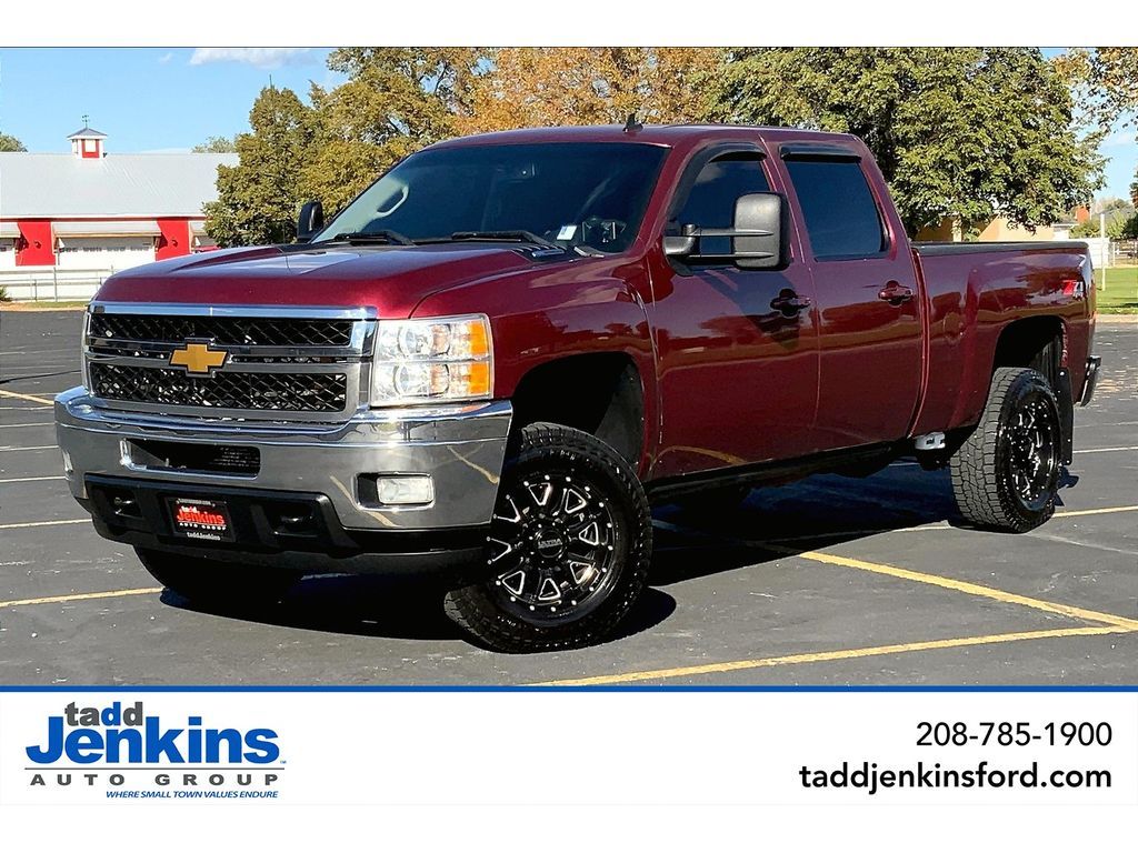 2013 - Chevrolet - Silverado - $32,485