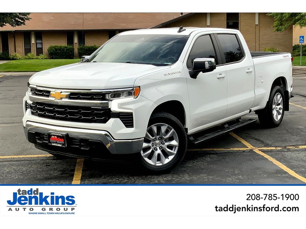 2022 - Chevrolet - Silverado - $41,995