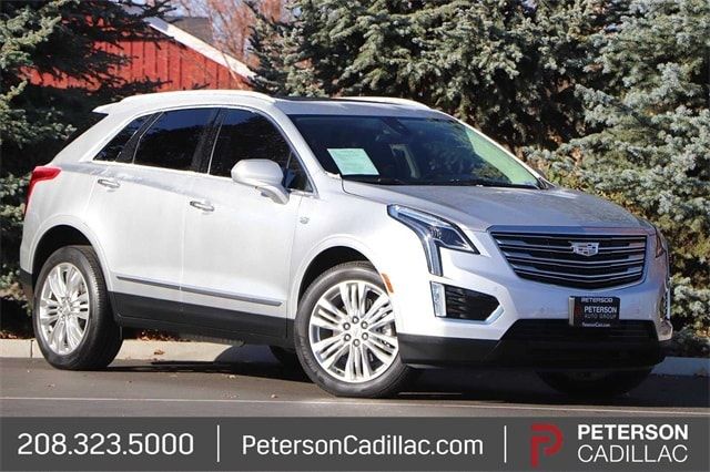 2017 - CADILLAC - XT5 - $37,994