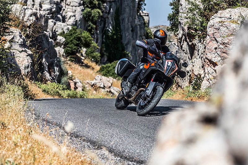 crs1_powersporttechnologies_com-photogallery-KTM-2019iKTMiSuperAdventurei1290SiA1_jpg