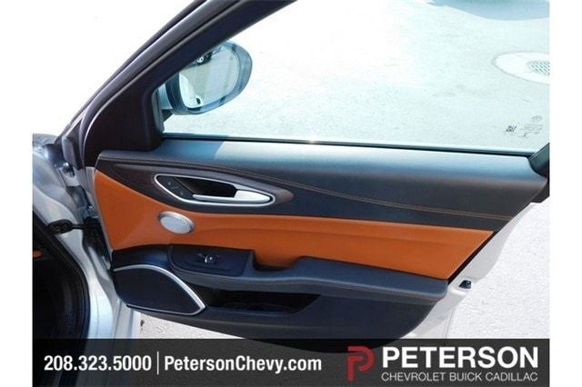 pictures_dealer_com-p-petersonchevrolet-1506-c714a8fad28bb0059dedabc9fa2fdb9c__jpg