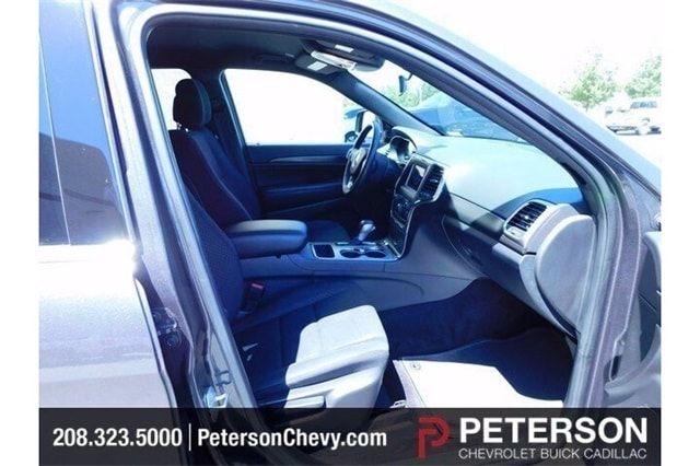 pictures_dealer_com-p-petersonchevrolet-1736-c52fa3e50bb3e1e006e24728ebc007c2__jpg