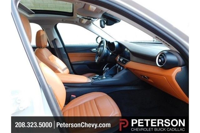 pictures_dealer_com-p-petersonchevrolet-1887-54b3d763d98903916fb249d5e261c79a__jpg